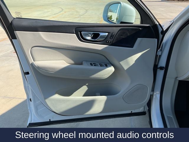 2022 Volvo XC60 B5 Momentum