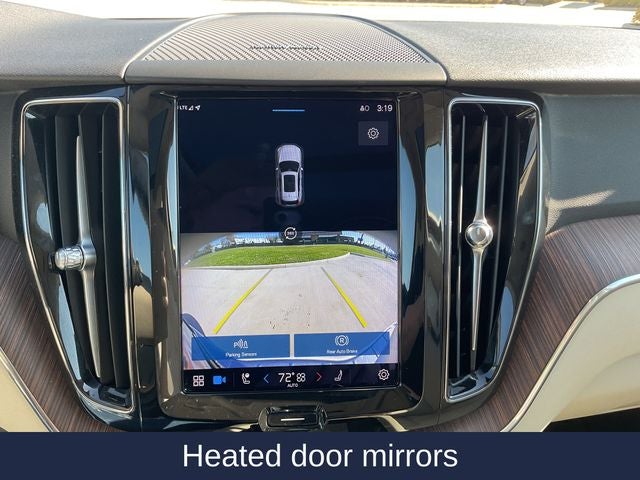 2022 Volvo XC60 B5 Momentum