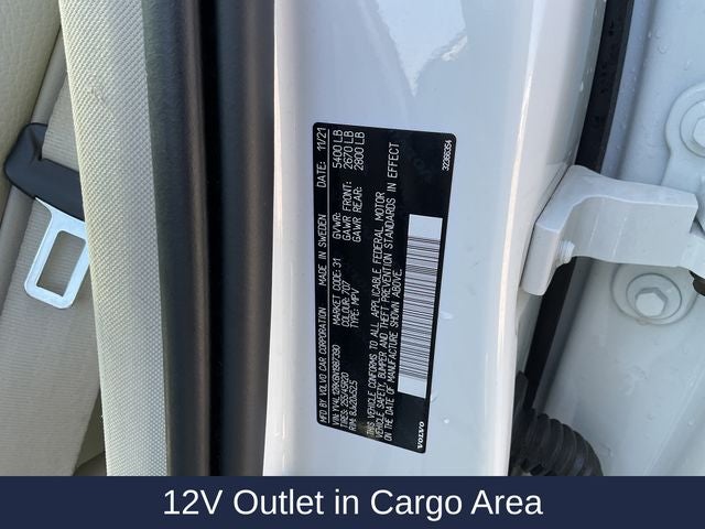 2022 Volvo XC60 B5 Momentum