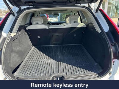 2023 Volvo XC60 B5 Plus Bright Theme