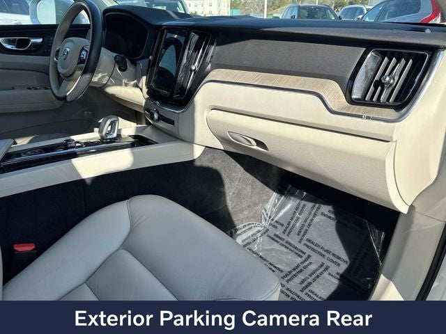 2023 Volvo XC60 B5 Plus Bright Theme