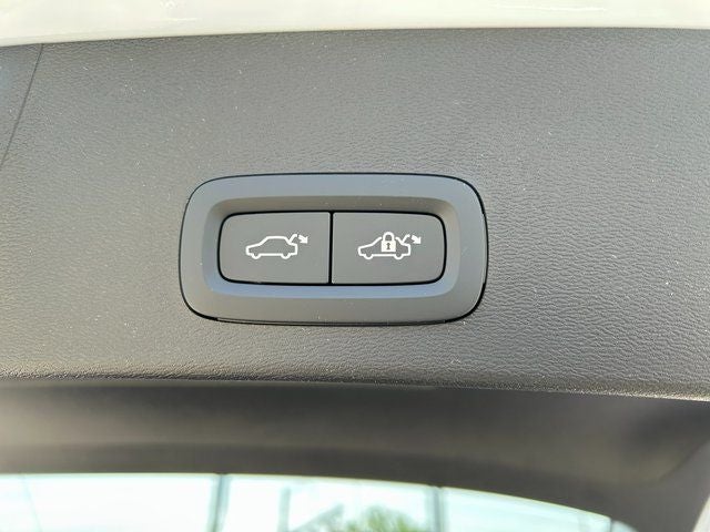 2026 Volvo XC40 Plus