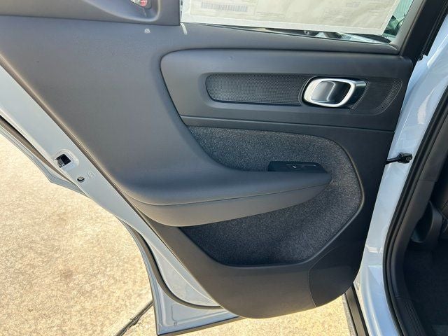 2026 Volvo XC40 Plus