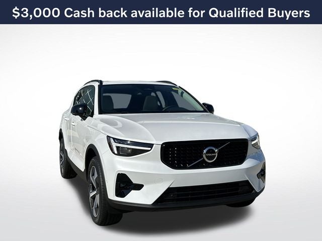 2026 Volvo XC40 B5 Plus