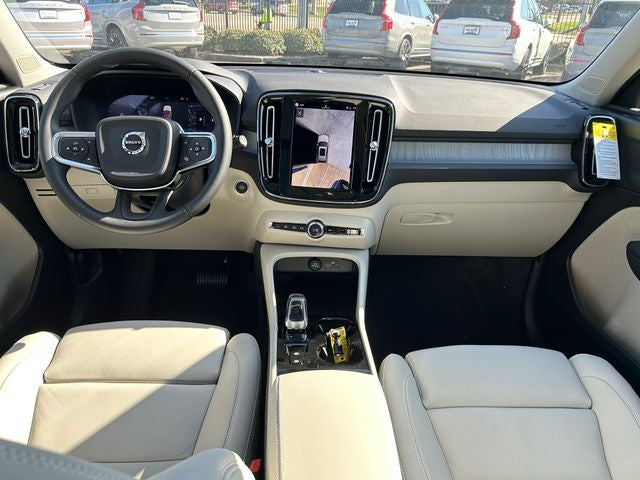 2026 Volvo XC40 B5 Plus