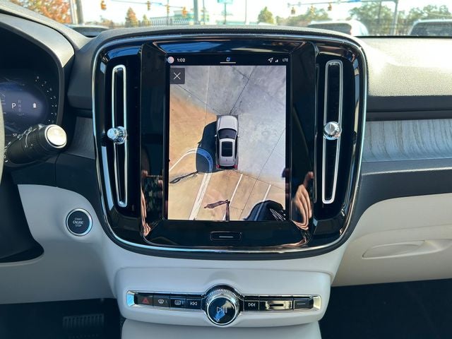 2026 Volvo XC40 B5 Plus