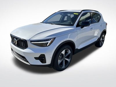 2026 Volvo XC40 B5 Plus