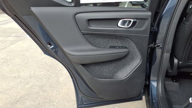 2026 Volvo XC40 B5 Ultra Black Edition