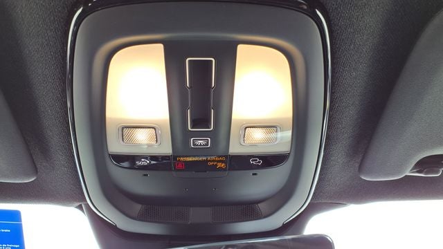 2026 Volvo XC40 B5 Ultra Black Edition