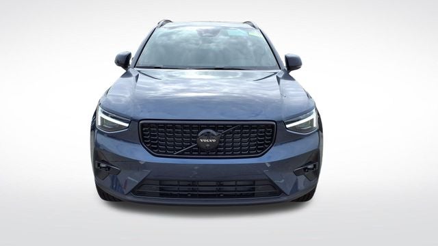 2026 Volvo XC40 B5 Ultra Black Edition