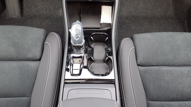 2026 Volvo XC40 B5 Ultra Black Edition