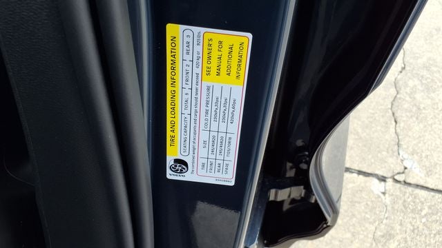 2026 Volvo XC40 B5 Ultra Black Edition