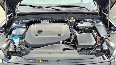 2026 Volvo XC40 B5 Ultra Black Edition