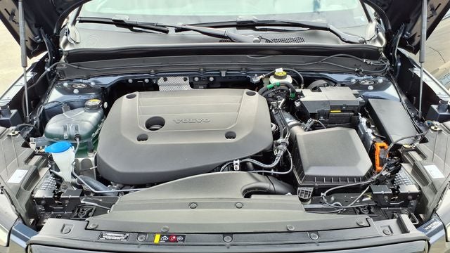 2026 Volvo XC40 B5 Ultra Black Edition