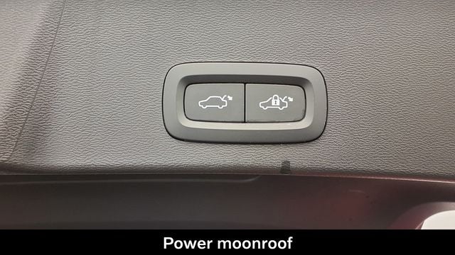 2023 Volvo XC40 B5 Plus Bright Theme