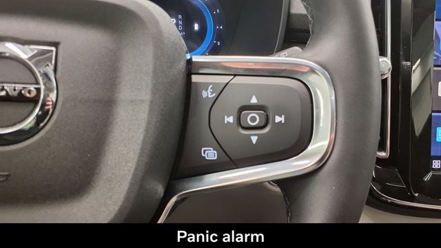 2023 Volvo XC40 B5 Plus Bright Theme