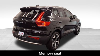 2023 Volvo XC40 B5 Plus Bright Theme