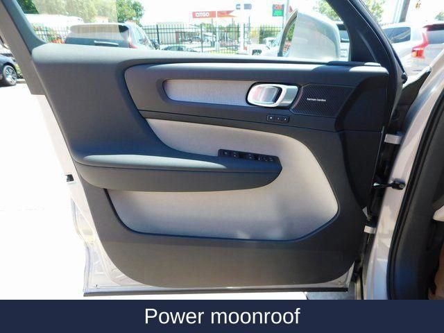 2025 Volvo XC40 Ultra