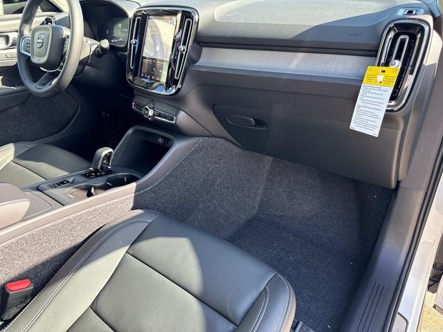 2026 Volvo XC40 B5 Core