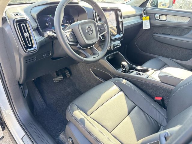 2026 Volvo XC40 B5 Core