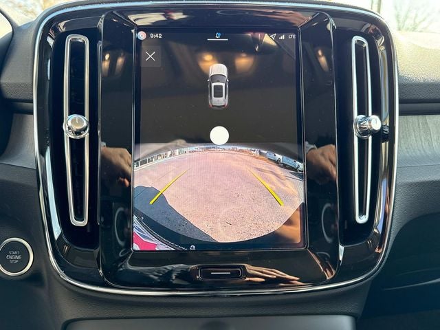 2026 Volvo XC40 B5 Core