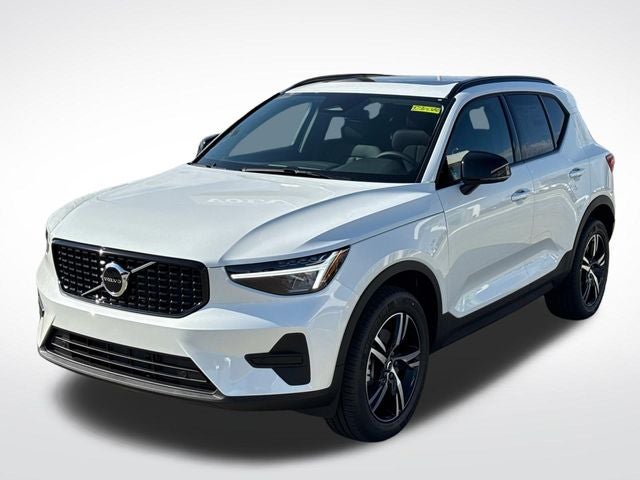 2026 Volvo XC40 B5 Core