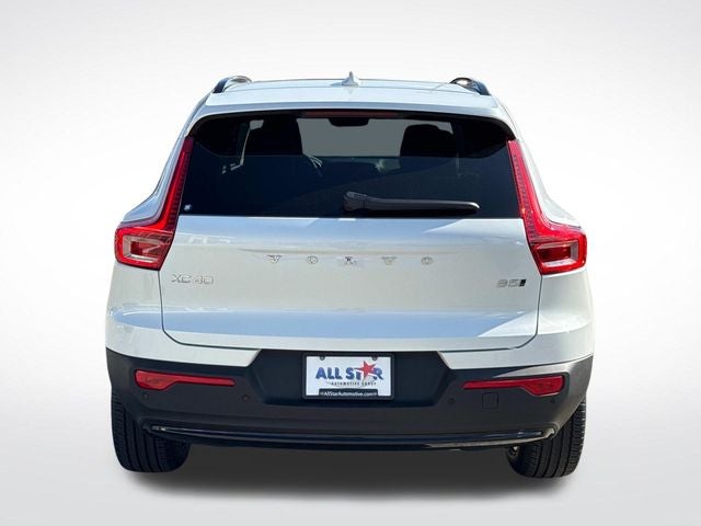 2026 Volvo XC40 B5 Core