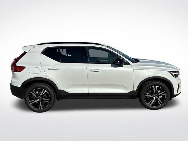 2026 Volvo XC40 B5 Core