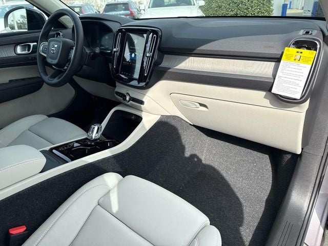 2026 Volvo XC40 B5 Ultra