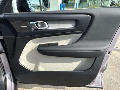 2026 Volvo XC40 B5 Ultra