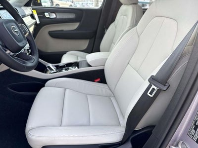 2026 Volvo XC40 B5 Ultra