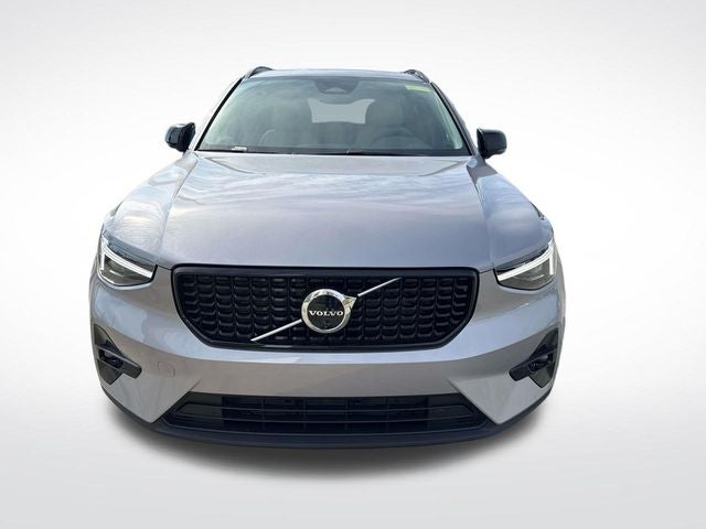 2026 Volvo XC40 B5 Ultra