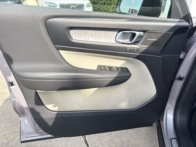 2026 Volvo XC40 B5 Ultra