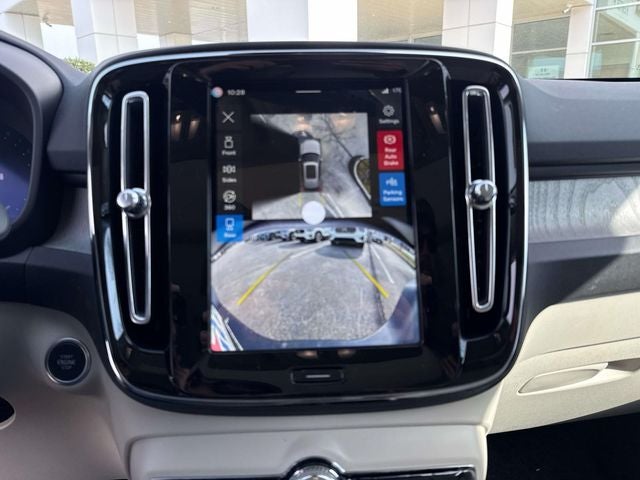 2026 Volvo XC40 B5 Ultra