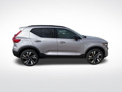 2026 Volvo XC40 B5 Ultra
