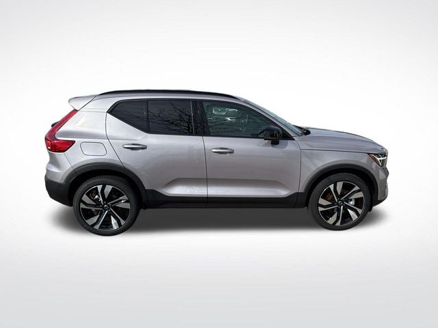 2026 Volvo XC40 B5 Ultra