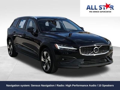 2025 Volvo V60 Cross Country B5 Plus