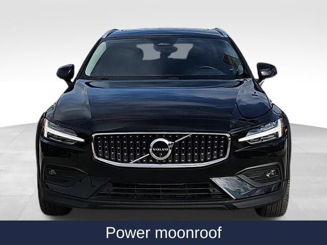 2025 Volvo V60 Cross Country B5 Plus