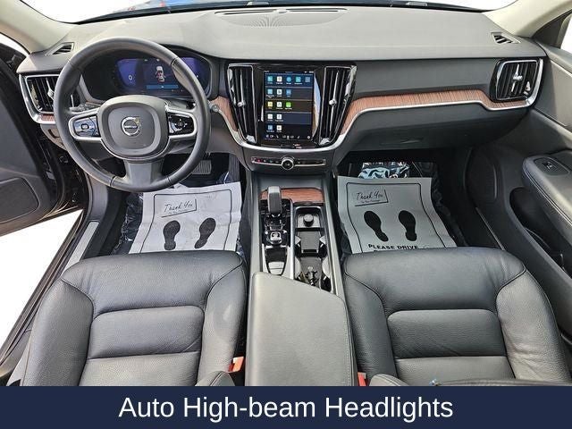 2025 Volvo V60 Cross Country B5 Plus