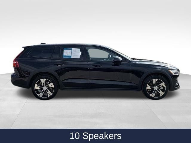 2025 Volvo V60 Cross Country B5 Plus