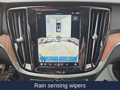 2025 Volvo V60 Cross Country B5 Plus