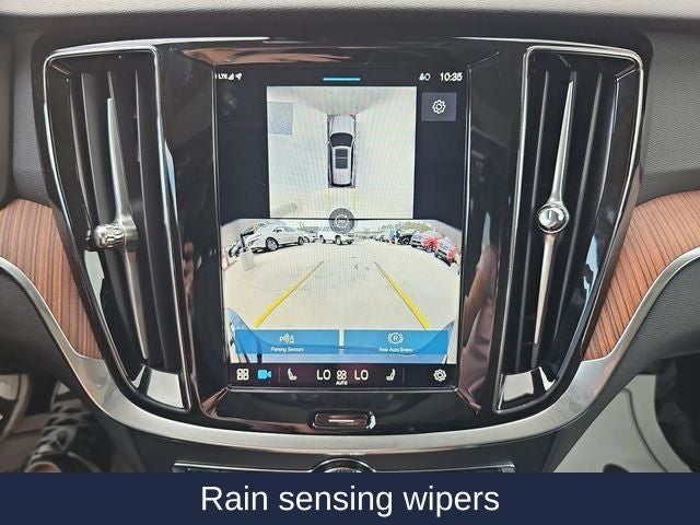 2025 Volvo V60 Cross Country B5 Plus