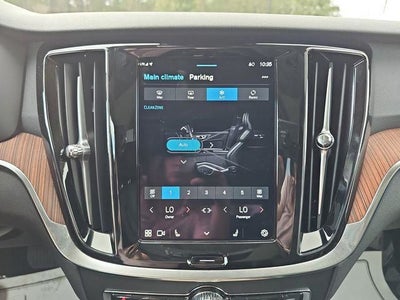 2025 Volvo V60 Cross Country B5 Plus