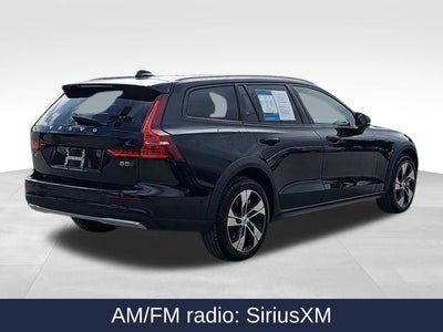 2025 Volvo V60 Cross Country B5 Plus