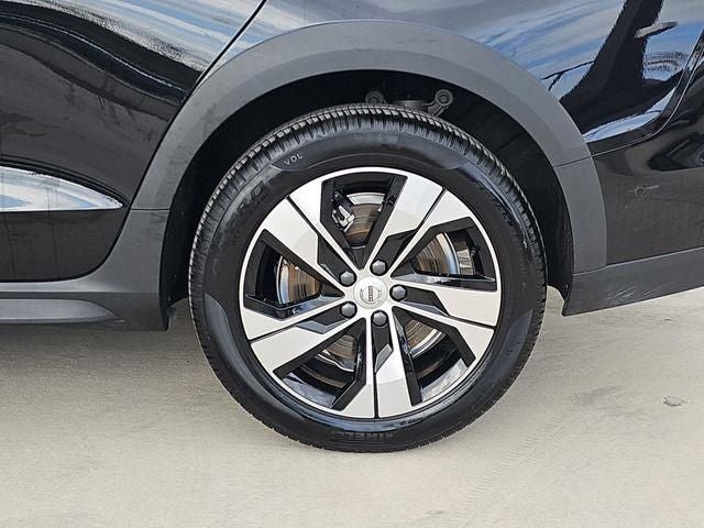 2025 Volvo V60 Cross Country B5 Plus