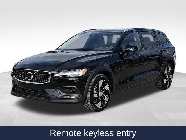 2025 Volvo V60 Cross Country B5 Plus
