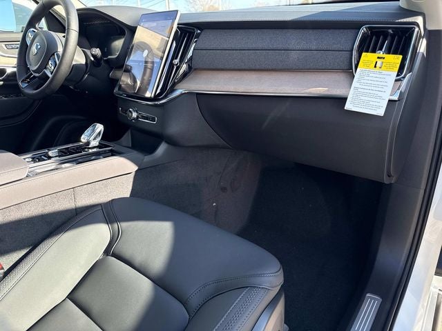 2026 Volvo XC90 B5 Plus