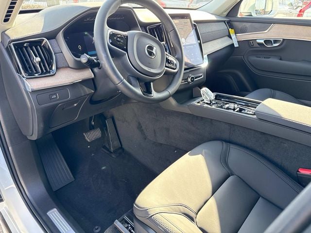 2026 Volvo XC90 B5 Plus