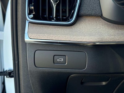 2026 Volvo XC90 B5 Plus