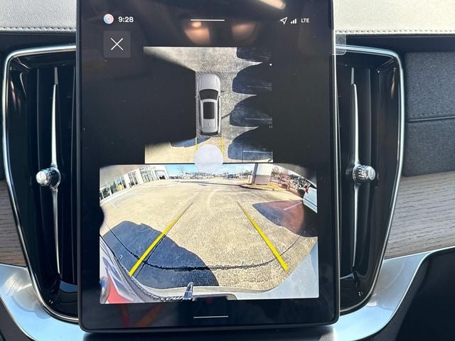 2026 Volvo XC90 B5 Plus